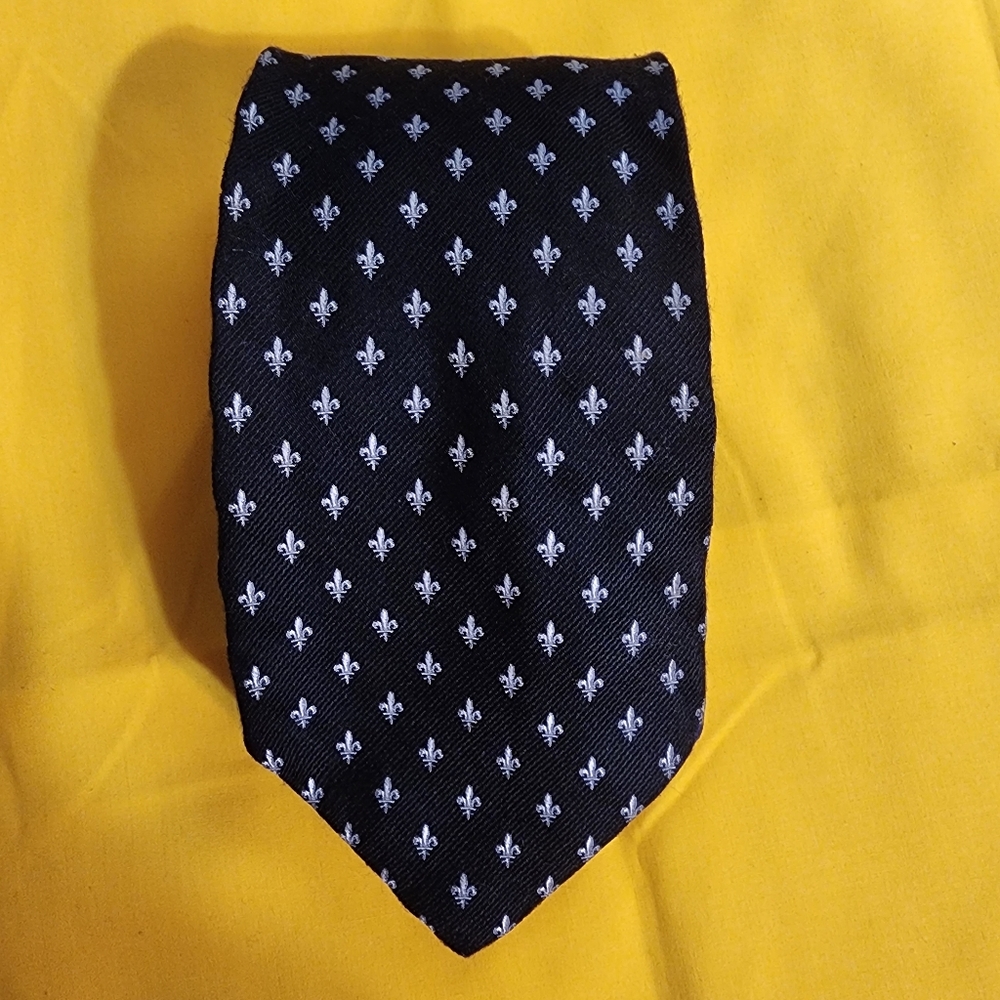 Vintage The Tie Rack Tie, 100% silk, 62x4 inch long